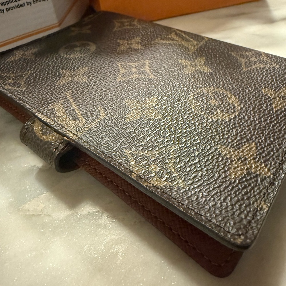 Louis Vuitton Small Ring Agenda Cover (Retail is $505) - Picture 5 of 6